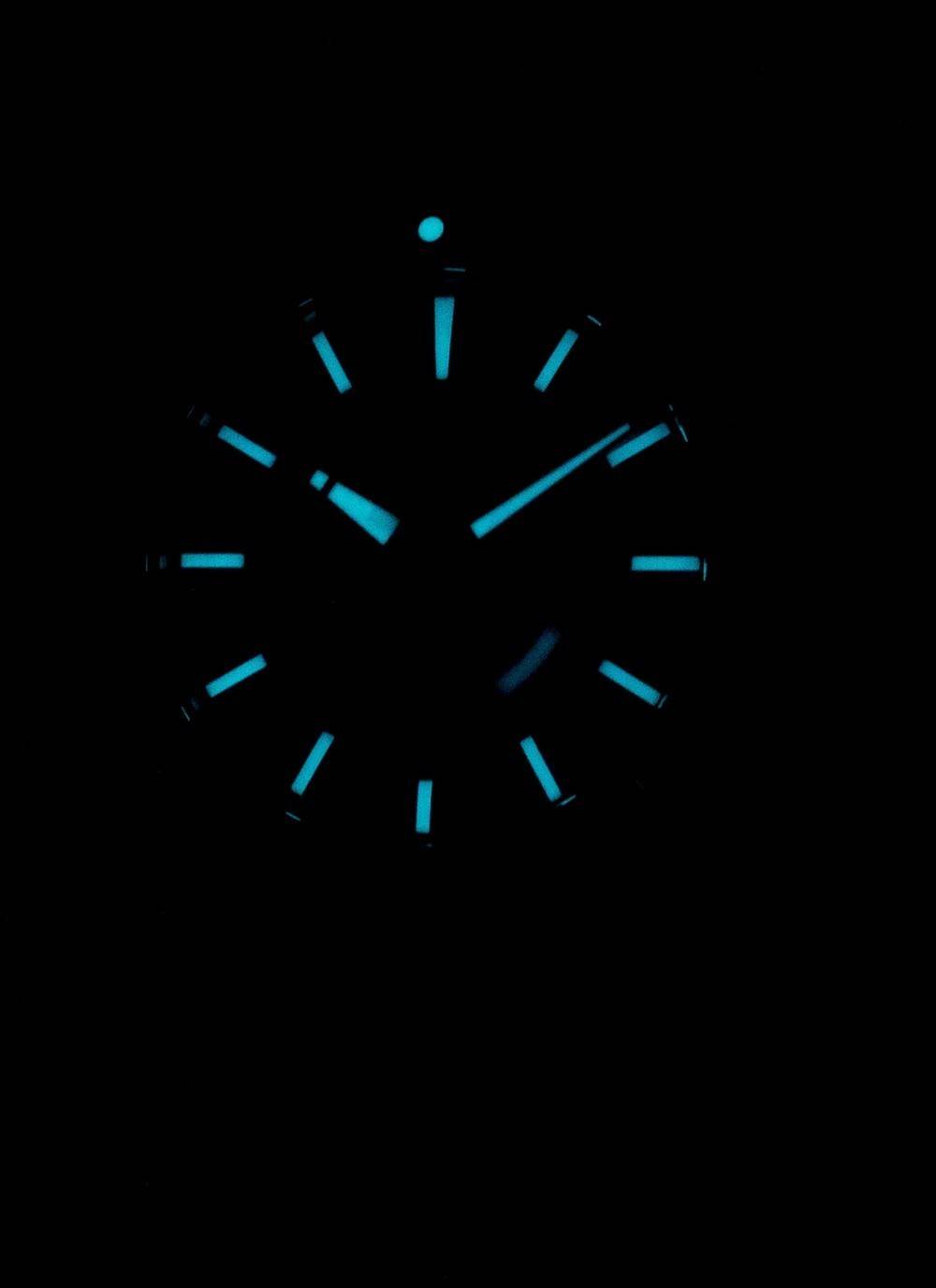 Oris Aquis Date 01-733-7730-4134-07-4-24-64EB Automatic 300M Men's Watch