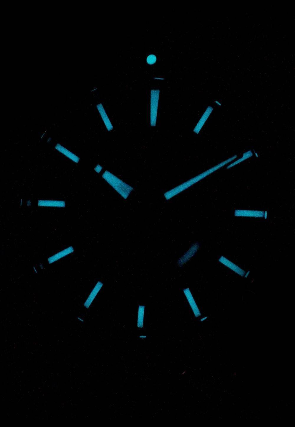 Oris Aquis Date 01-733-7730-4153-07-4-24-63EB Automatic 300M Men's Watch