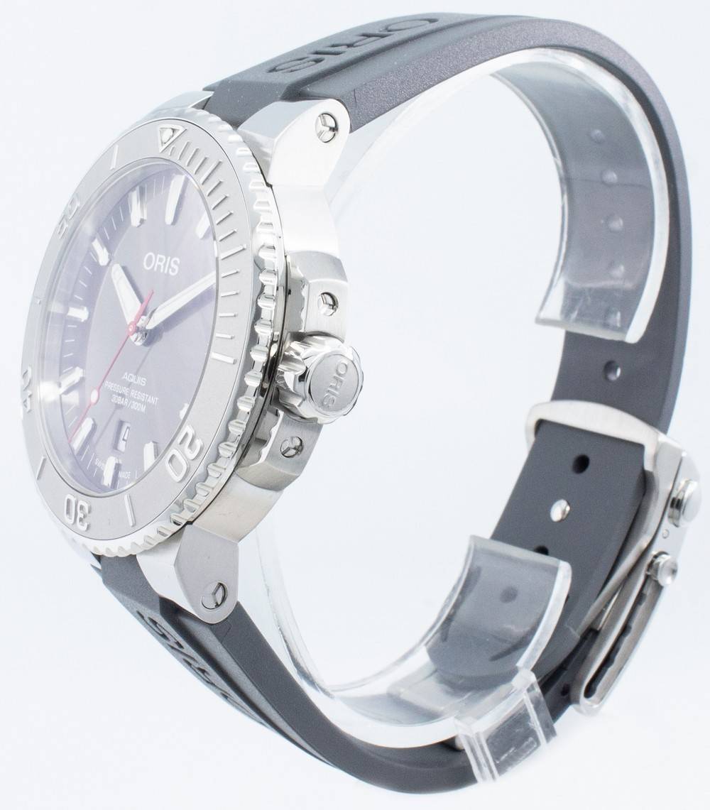 Oris Aquis Date 01-733-7730-4153-07-4-24-63EB Automatic 300M Men's Watch