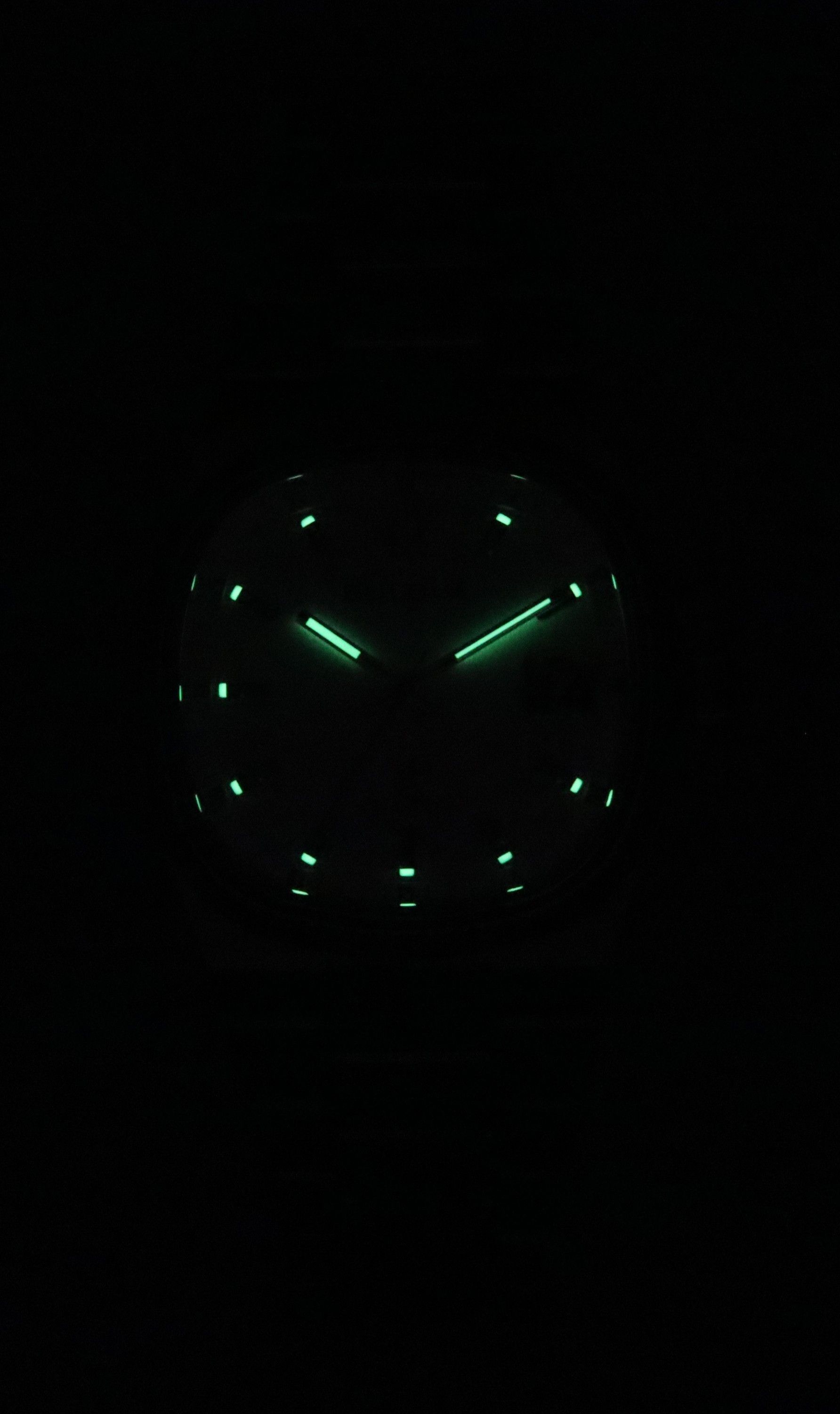 Bulova Classic Super Seville 262kHz Precisionist Stainless Steel Bracelet Silver Dial Quartz 96B444 Men's Watch